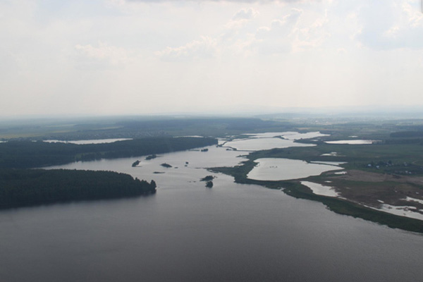 В болоте у поселка Вижай нашли уазик с двумя мертвыми мужчинами В болоте у поселка Вижай нашли уазик с двумя мертвыми мужчинами