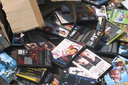 Свердловские оперативники «подчистили» рынок от контрафакта Свердловские оперативники «подчистили» рынок от контрафакта