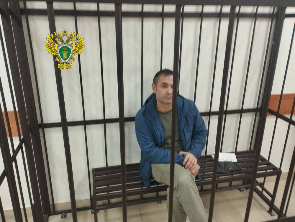 Бывший председатель думы Красноуфимска взят под стражу за хулиганство с оружием  | Бывший глава думы на Урале арестован за хулиганство 