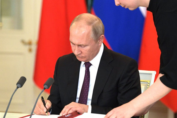 МВД России лишилось части полномочий | Владимир Путин сократил полномочия полиции