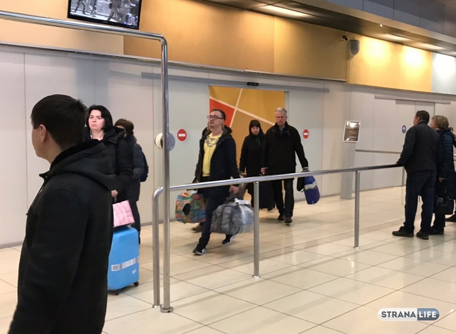 Бывший мэр Каменска-Уральского Михаил Астахов, которого судят за взятку и у которого комендантский час, нарушил его — слетал в Петербург