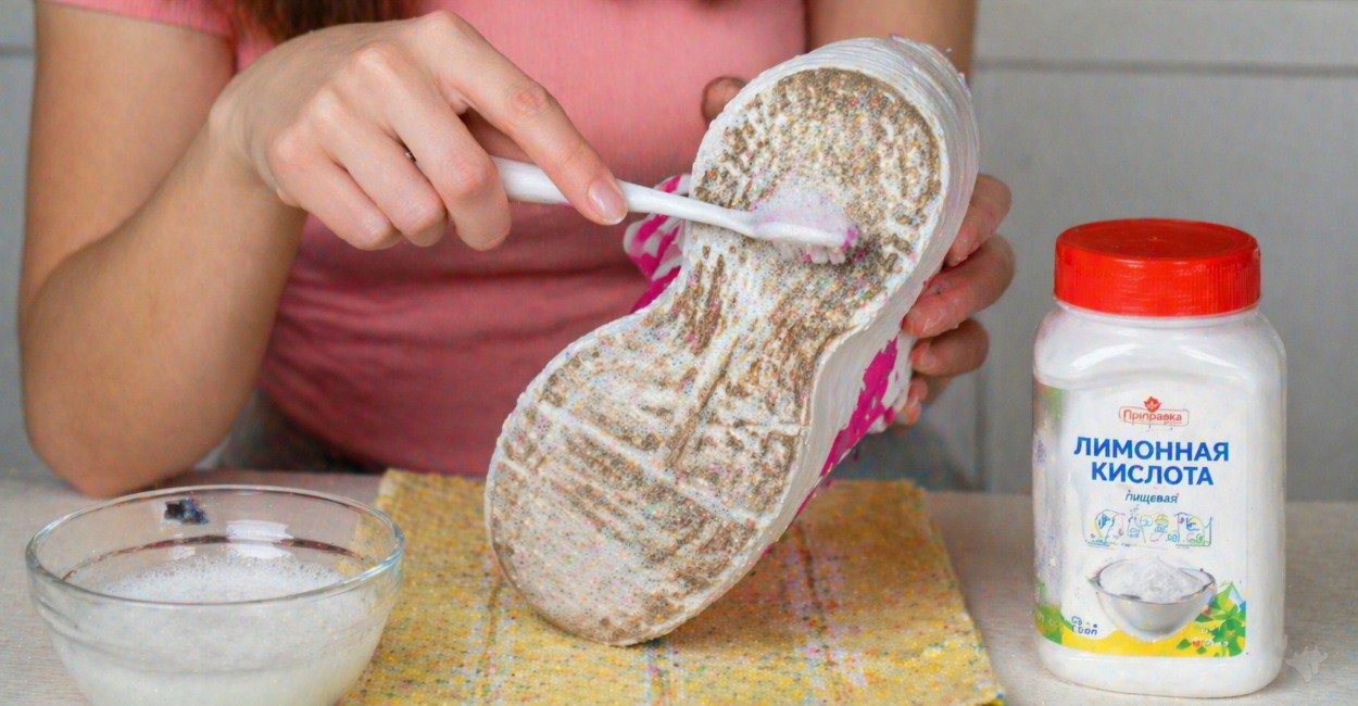 3 капли этой жидкости — и грязные пятна с подошвы кроссовок исчезают на глазах: есть на каждой кухне