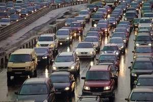 В ночь на 20 апреля на МКАД столкнулось 20 машин: КамАЗ упал в реку В ночь на 20 апреля на МКАД столкнулось 20 машин: КамАЗ упал в реку