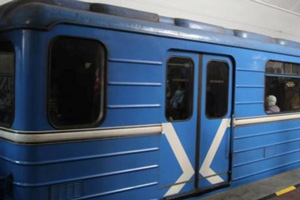 Утром Екатеринбуржцы ехали в метро в обесточенном вагоне Утром Екатеринбуржцы ехали в метро в обесточенном вагоне