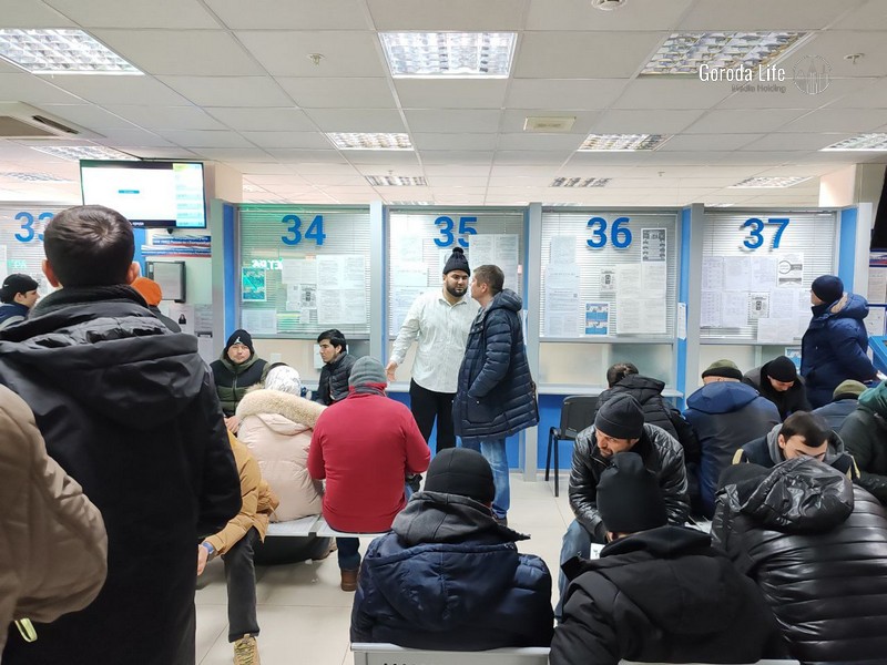 В Свердловской области зафиксировано распространение фейков о мигрантах из Индии | Фейковые сообщения о мерах поддержки индийских мигрантов распространяются в сети