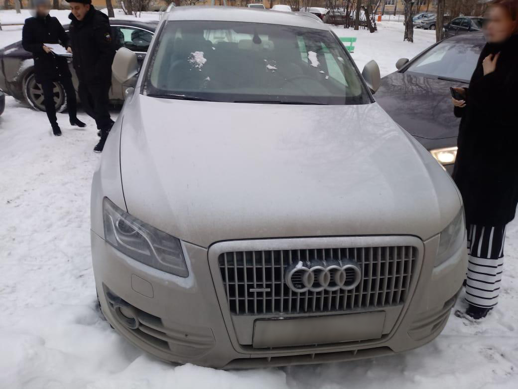 Владелец «четырех колец» стал пешеходом