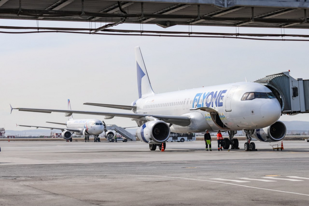 Аэропорт Екатеринбурга принял из Еревана первый рейс после перерыва | Авиасообщение между Екатеринбургом и Ереваном восстановлено Аэропорт Екатеринбурга принял из Еревана первый рейс после перерыва | Авиасообщение между Екатеринбургом и Ереваном восстановлено