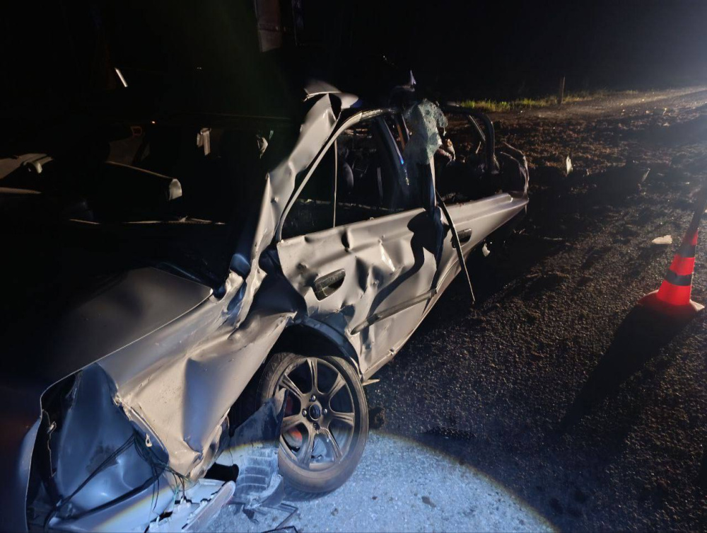 В Тюменской области на трассе погиб ученик киевской школы  | 16-летний подросток погиб в ДТП на тюменской трассе 