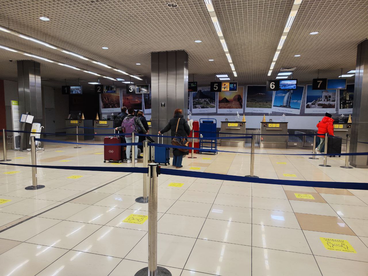 Пассажиры в «Кольцово» пожаловались на проблемы с оплатой перегруза багажа Пассажиры в «Кольцово» пожаловались на проблемы с оплатой перегруза багажа