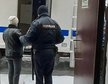 Свердловчанка уедет в колонию за издевательства над своими детьми  | Истязавшую дочь жительницу Кировграда суд отправил в колонию 