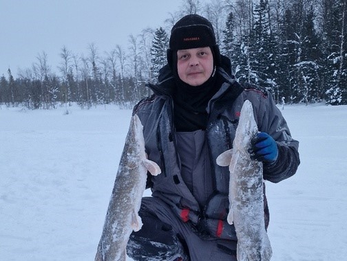 На Ямале рыбак поймал за полдня девять килограммов щук  | Ямальский рыбак поймал девять килограммов щук всего за полдня 