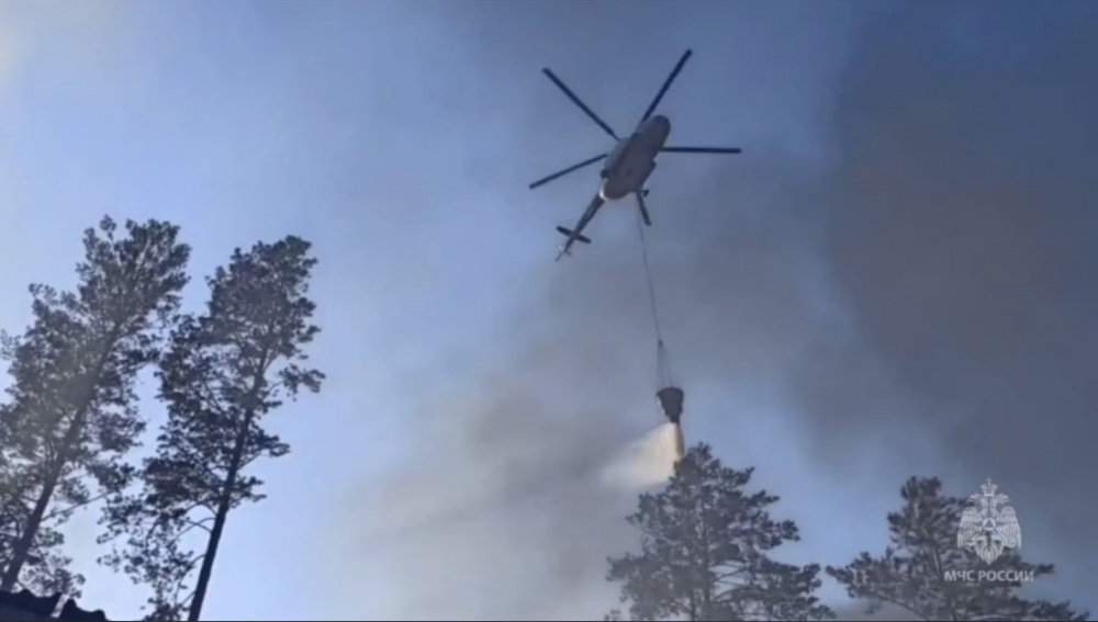 В Берёзовском сгорел склад с химикатами | На Урале в огне сгорели химикаты