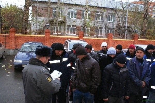 Владимир Путин отказал депортированным мигрантам в российском гражданстве Владимир Путин отказал депортированным мигрантам в российском гражданстве