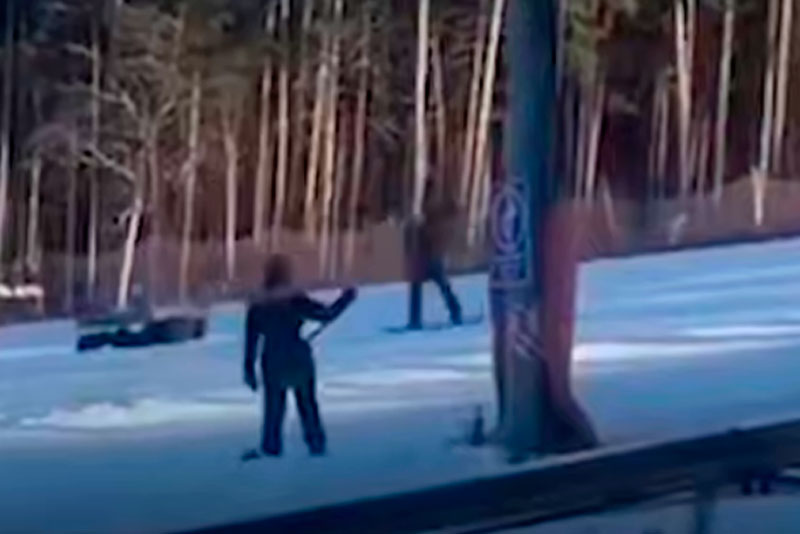 "Потерял память". Спортсмен в Екатеринбурге серьезно пострадал в результате столкновения на склоне | В Екатеринбурге на склоне Уктуса серьезные травмы получил спортсмен