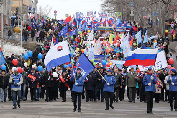В России начали отмечать праздник Первомай, массовые акции прошли и на Дальнем Востоке В России начали отмечать праздник Первомай, массовые акции прошли и на Дальнем Востоке