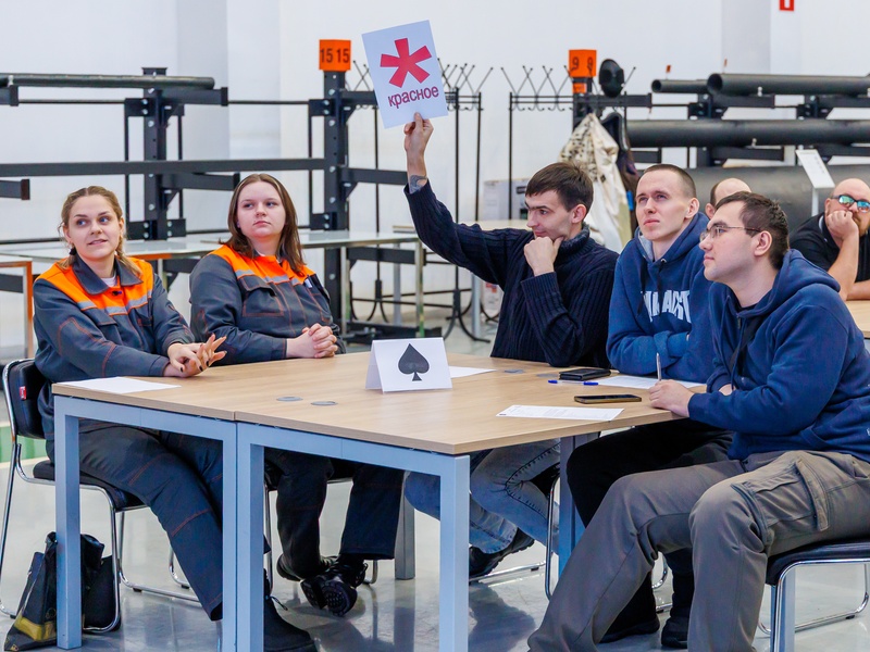 СинТЗ приглашает молодых металлургов раскрыть потенциал и строить карьеру | Синарский трубный завод посвятил новых сотрудников в молодые металлурги