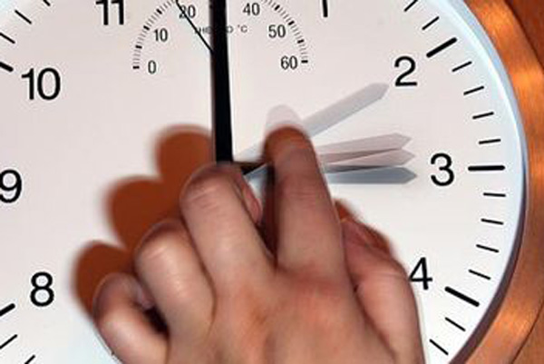 Переход на зимнее время в 2012 году снова отложили