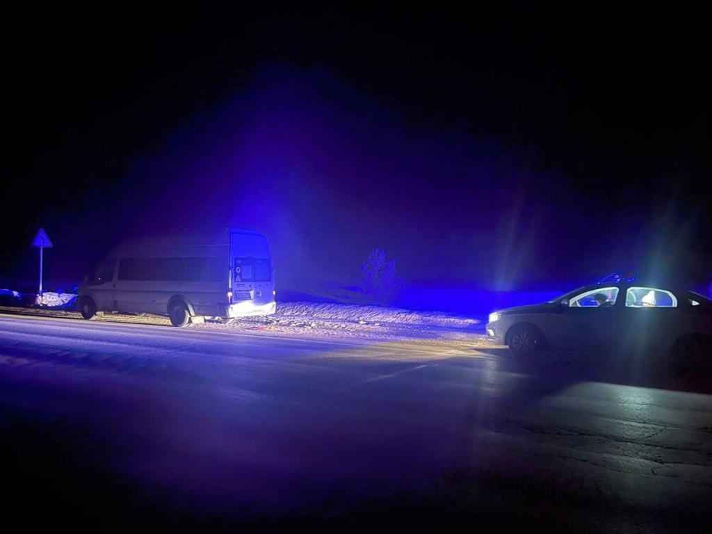 Свердловская Госавтоинспекция под Артемовском оказала помощь пассажирам экскурсионного автобуса