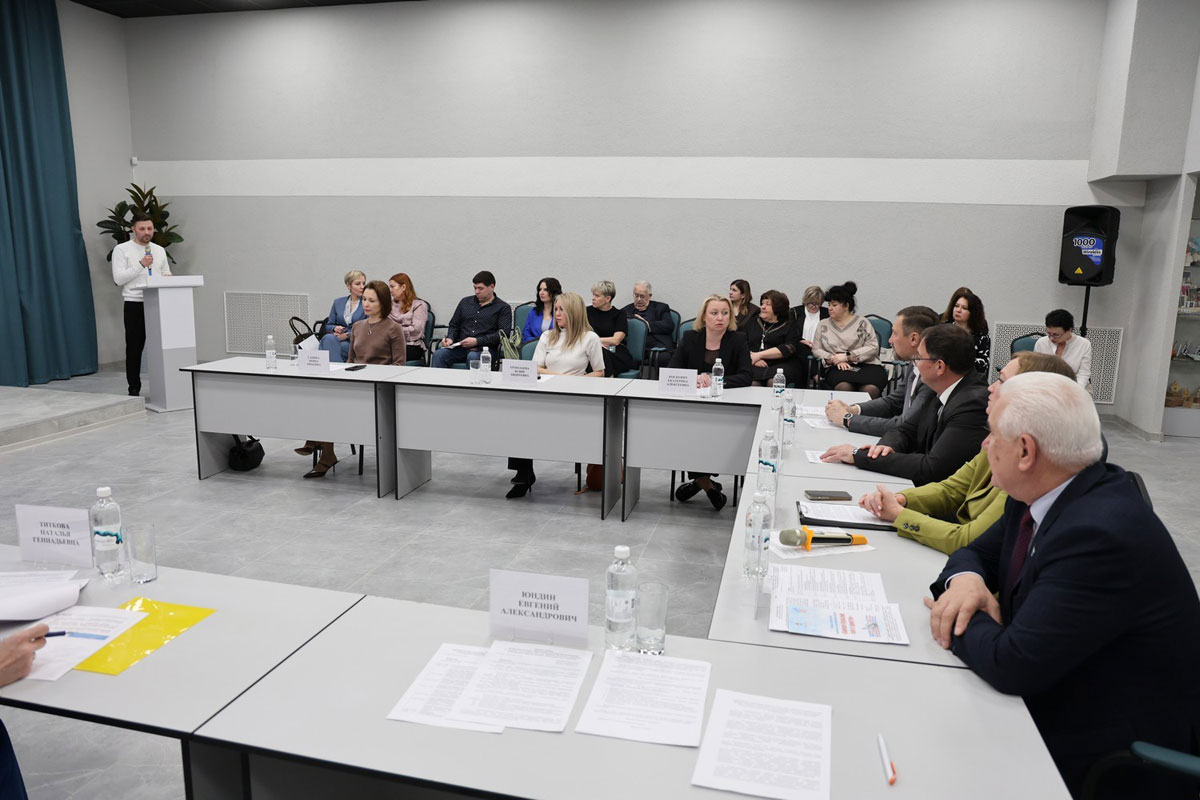 В Каменске-Уральском определили развитие здравоохранения до 2031 года | В Каменске-Уральском обсудили будущее медицины до 2031 года