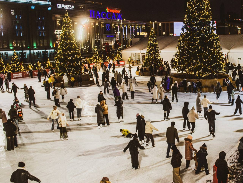 Стало известно, когда в Екатеринбурге откроют каток и ледовый городок  | В мэрии Екатеринбурга назвали даты открытия катка и ледового городка 