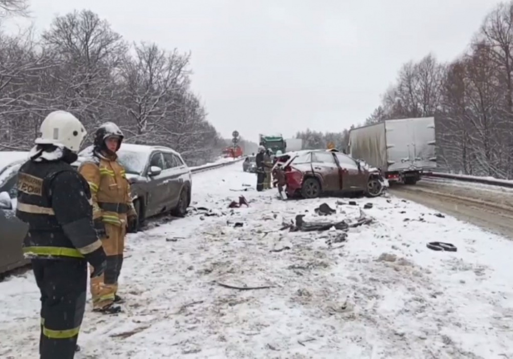 В Пермском крае в ДТП травмировались семь человек, погибла женщина | Семь человек пострадали в ДТП под Пермью, одна женщина погибла В Пермском крае в ДТП травмировались семь человек, погибла женщина | Семь человек пострадали в ДТП под Пермью, одна женщина погибла
