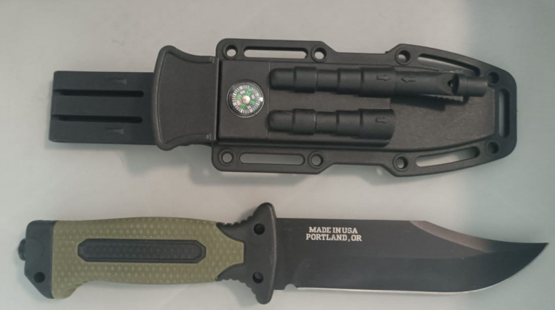 «Купил в магазине». Челябинцу придётся отвечать за забытый в ручной клади нож  | В аэропорту Челябинска у пассажира изъяли нож 