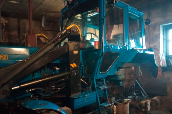 Из-за задолженности по налогам мужчина чуть не лишился трактора Из-за задолженности по налогам мужчина чуть не лишился трактора