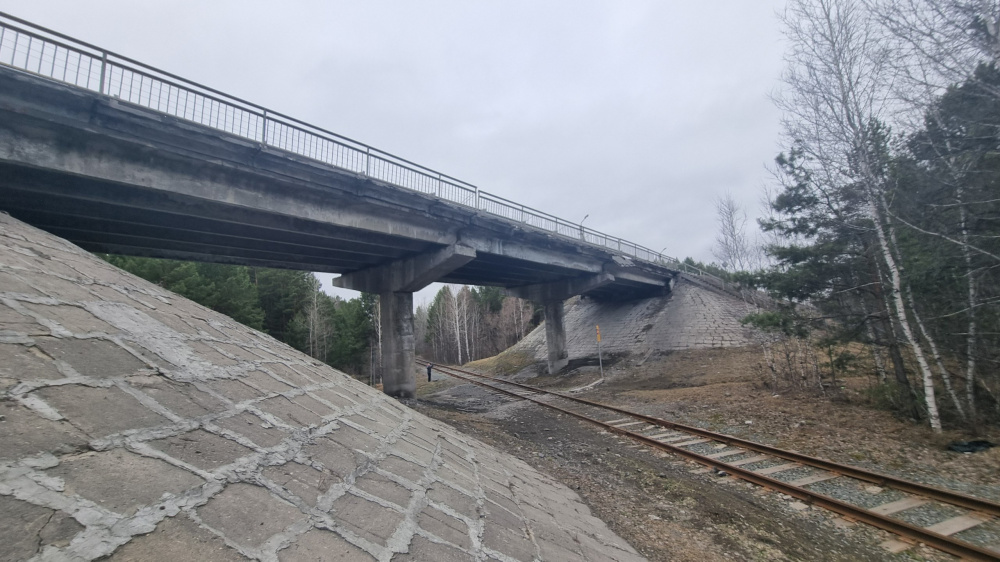 В Тюменской области озаботились состоянием моста на федеральной трассе  | В Тюменской области на федеральной трассе разрушается мост 