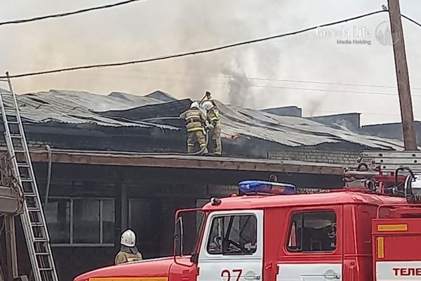 Экстренным службам могут разрешить таранить мешающие проезду автомобили 