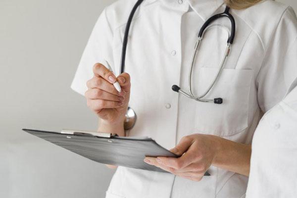 Уралец три часа пролежал в больнице на бетонном полу 