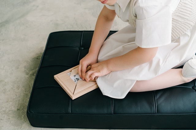 В Тюмени детей с аутизмом учат планировать покупки и ухаживать за собой