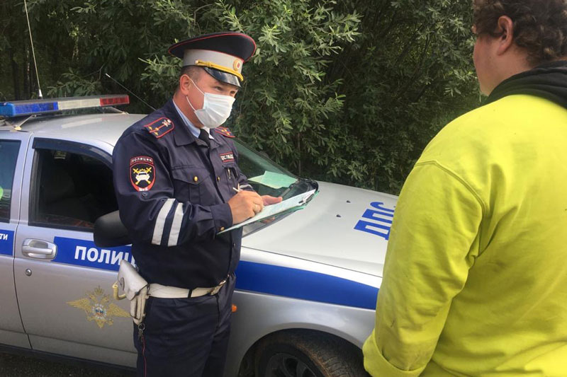 В Сысерти госавтоинспекторы задержали несовершеннолетнего водителя, который управлял автомобилем вместе со своей матерью