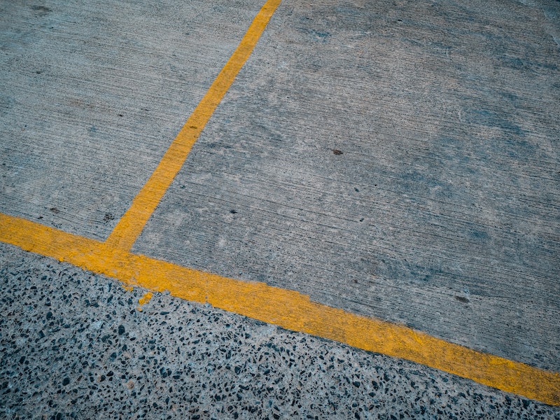 В центре Челябинска нанесли разметку - «вафельницу» В центре Челябинска нанесли разметку - «вафельницу»