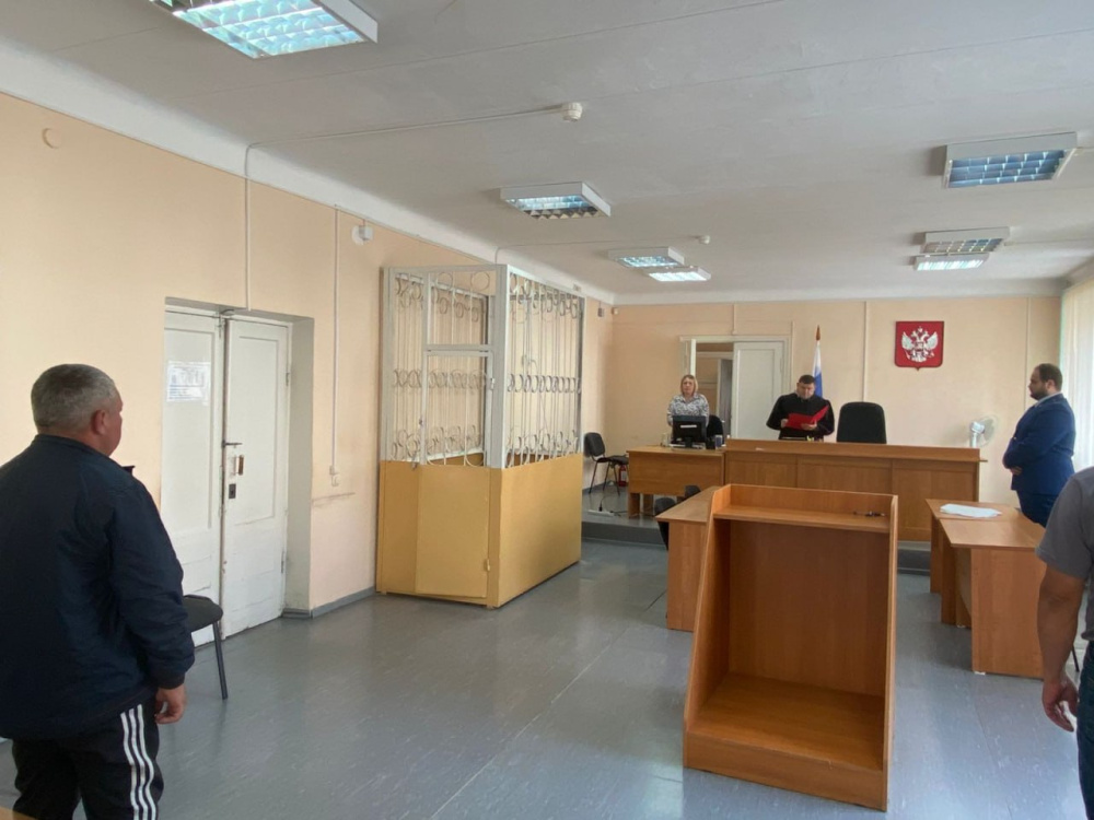 Виновный в гибели двоих подростков уралец отправится в колонию  | На Урале осудили водителя, из-за которого погибли два подростка 