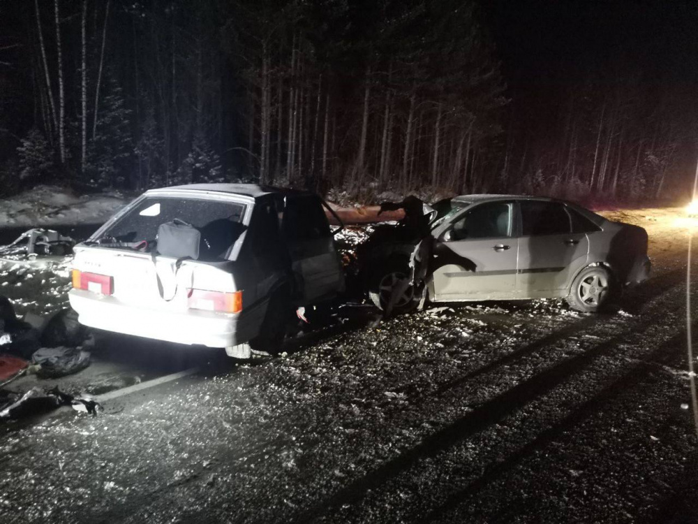 ДТП погубило в Тюменской области двоих водителей | Два водителя погибли на тюменской трассе в ДТП