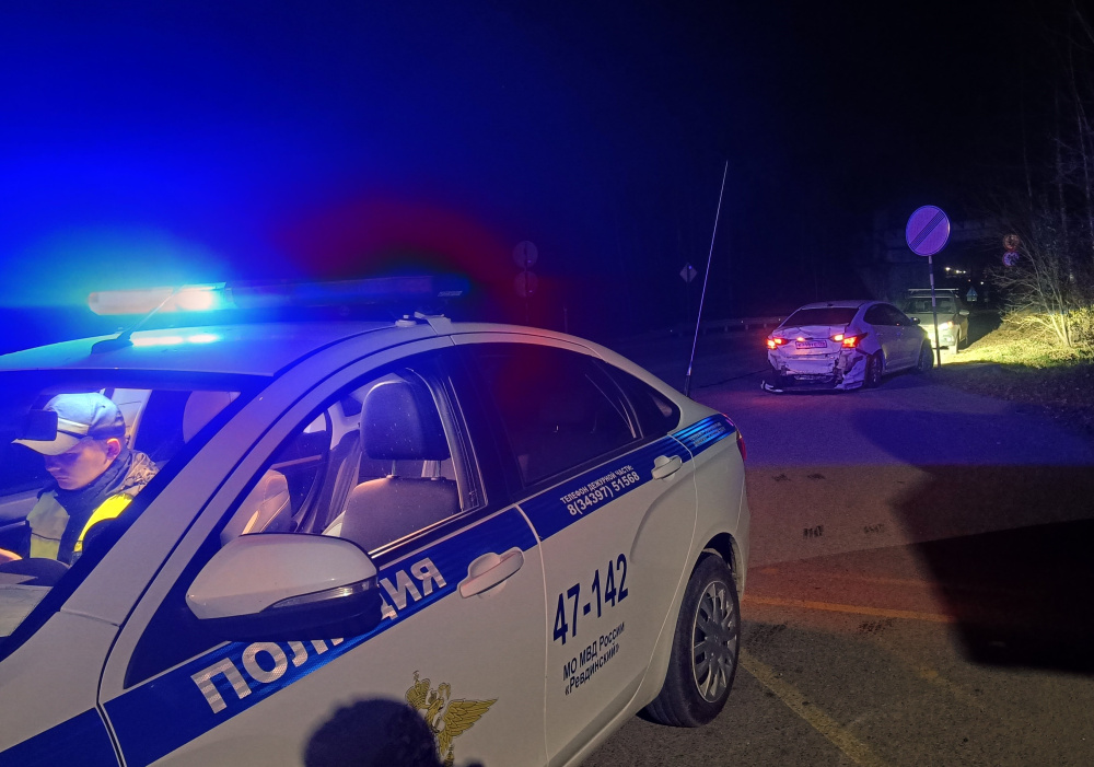 В Ревде женщина устроила ДТП с тремя пострадавшими  | Три человека получили травмы в ДТП на Урале 