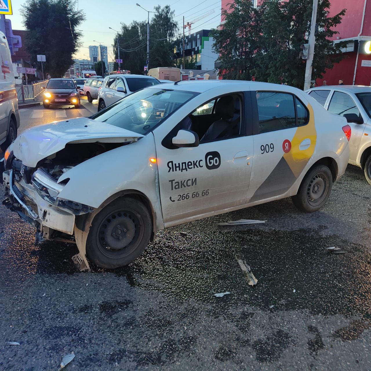 Госавтоинспекция Екатеринбурга расследует ДТП с участием несовершеннолетнего пассажира