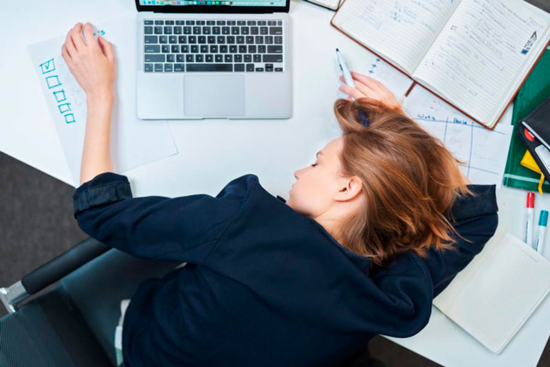 Травят на работе? Психолог объяснила, что надо делать  | Стало известно, что делать, если на работе травят 