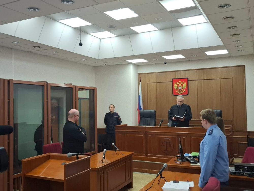 В Екатеринбурге мужчина получил три года за прикуривание от Вечного огня  | Житель Ревды получил срок за реабилитацию нацизма 