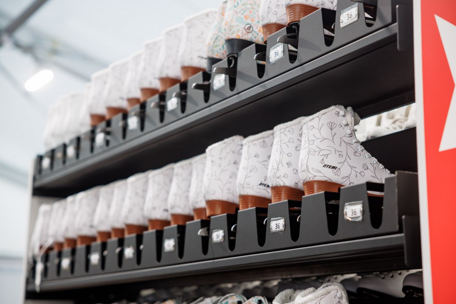 В центре Екатеринбурга каток откроется позже из-за плюсовых температур | Открытие главного катка в Екатеринбурге перенесли на неопределённый срок