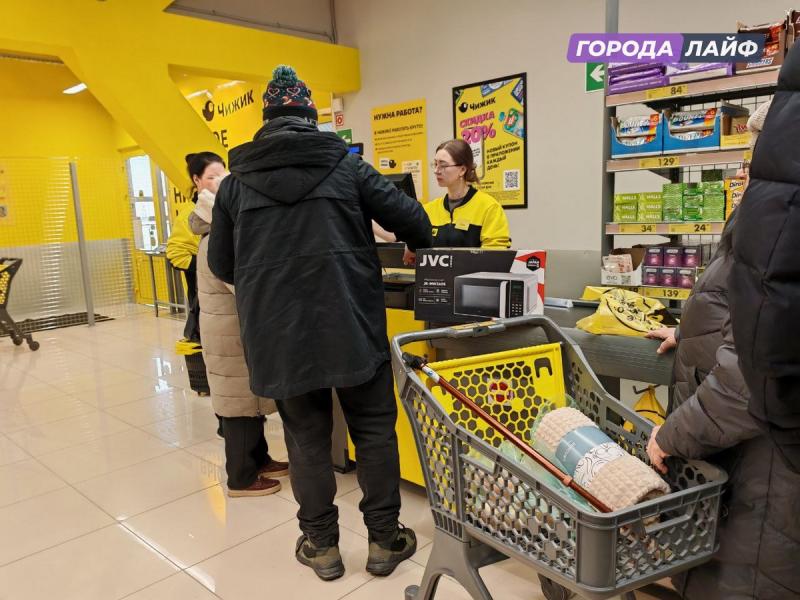 Рост цен в Екатеринбурге: от каких продуктов и услуг отказываются жители | Екатеринбуржцы массово отказываются от продуктов и развлечений из-за цен
