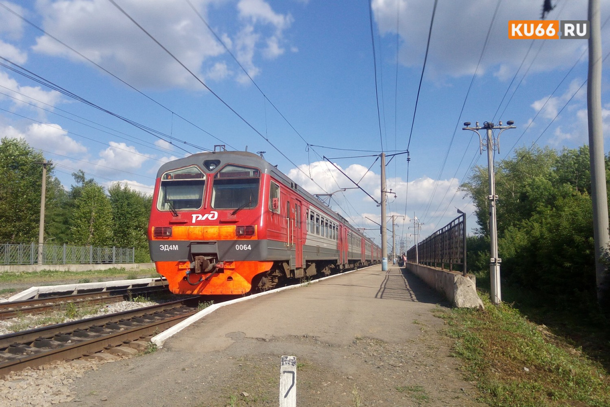 Дачники под Каменском-Уральским остались без утренней электрички | Садоводы Каменска-Уральского пожаловались на отмену электрички