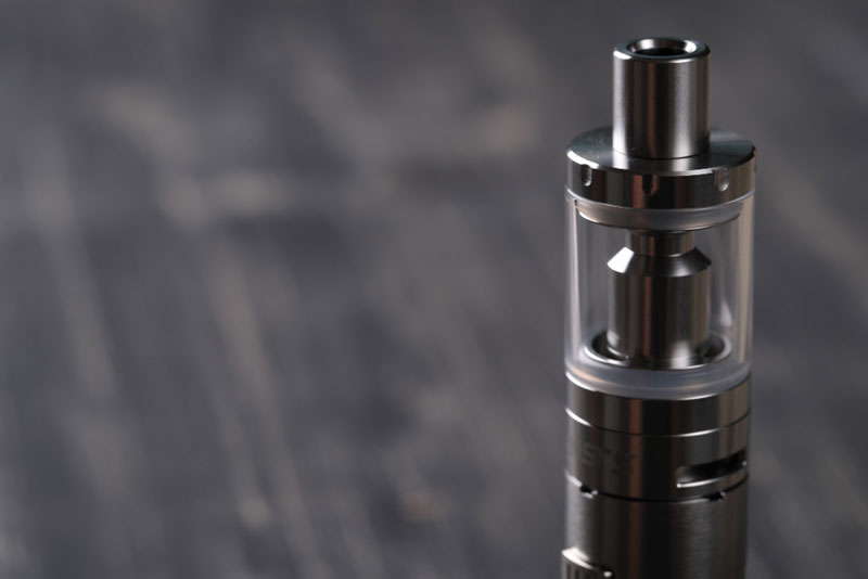 В Прикамье могут полностью запретить торговлю вейпами: Махонин назвал сроки и условия | Махонин допустил полный запрет продажи вейпов в Прикамье