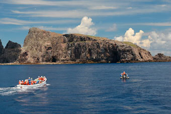 Два китайских корабля вошли в воды Сенкаку Два китайских корабля вошли в воды Сенкаку