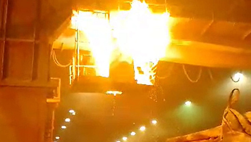 На Урале на металлургическом заводе произошел пожар На Урале на металлургическом заводе произошел пожар