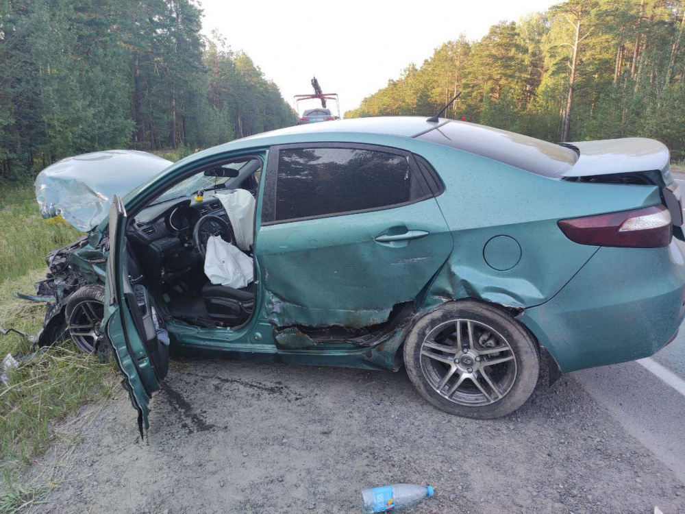 12 человек получили травмы в двух ДТП под Тюменью | В Тюменской области в двух ДТП травмировались 12 человек