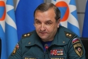 В Екатеринбург прилетел глава МЧС Владимир Пучков В Екатеринбург прилетел глава МЧС Владимир Пучков