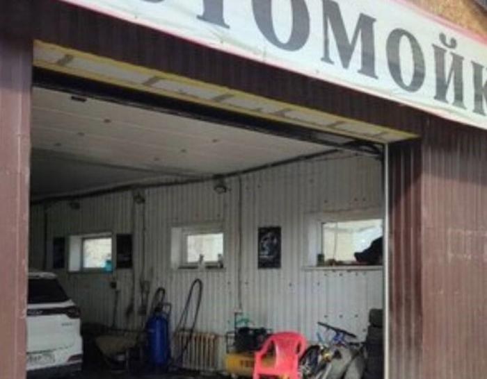 Стали известны новые случаи пыток на автомойке, на которой издевались над девушками  | Выросло число пострадавших от пыток на автомойке в Каменске-Уральском 