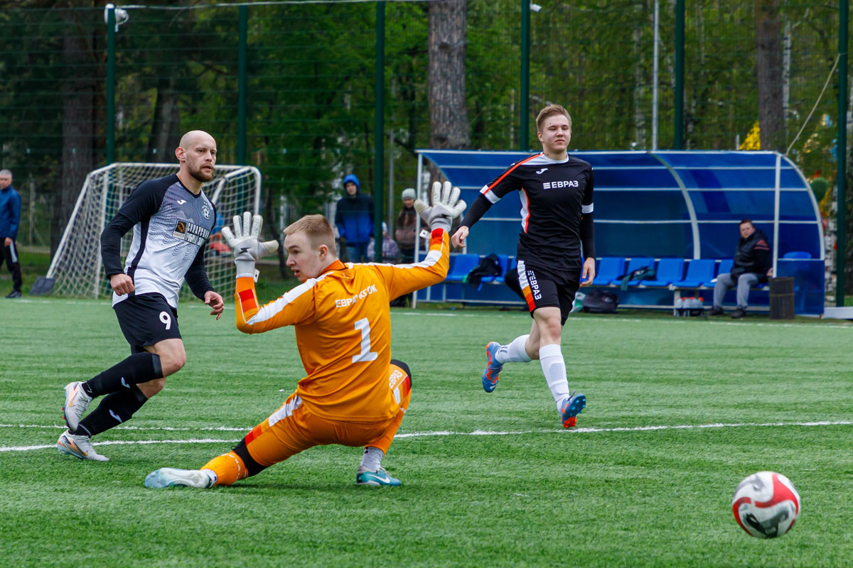 Футбольная «Синара» отметила 25 лет и готовится к новым трофеям | ФК «Синара» отметил 25-летие