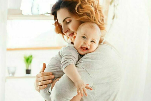 Что подарить на День матери 2025 года: советы экспертов бьюти, SPA, техники и ювелирной сферы | Эксперты рассказали, что подарить мамам и бабушкам на День матери-2025